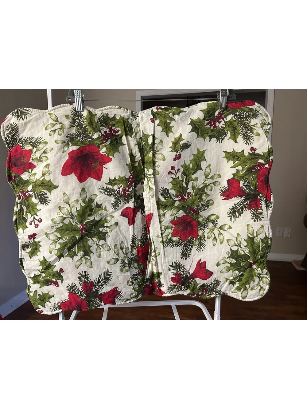 Reversible Floral and Checkered Quilt Set with Matching Pillow Shams